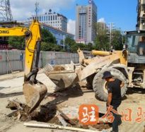 日美女大逼高温下的坚守｜道路建设者用汗水铺就畅通路